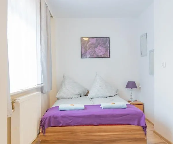 Malinowy Bed & Breakfast 3*